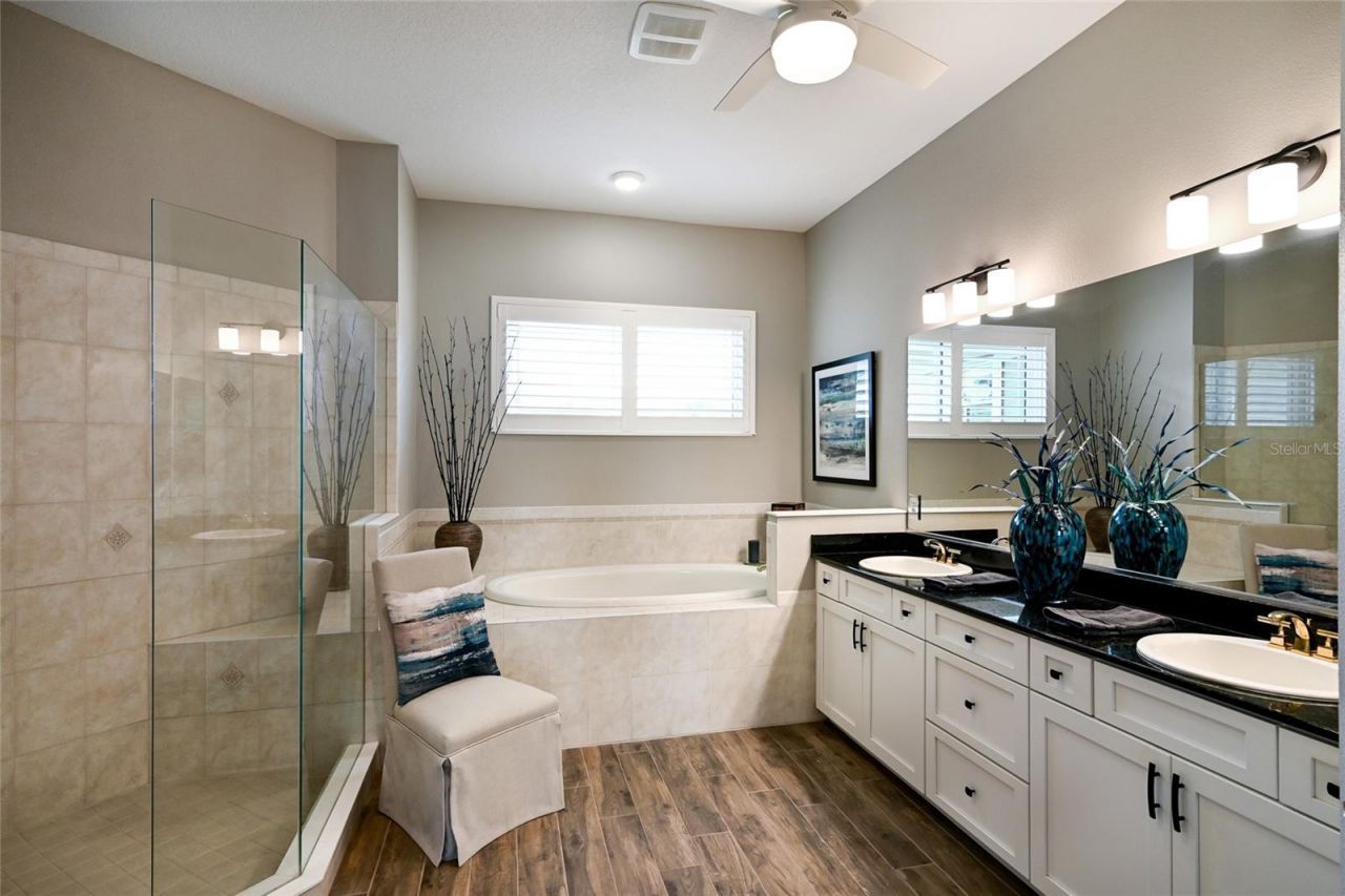 6523 Moorings Point Circle, Unit 202, Lakewood Ranch, FL 34202 Photo