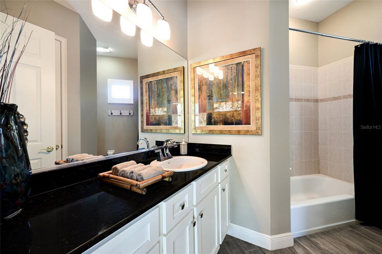 6523 Moorings Point Circle, Unit 202, Lakewood Ranch, FL 34202 Photo