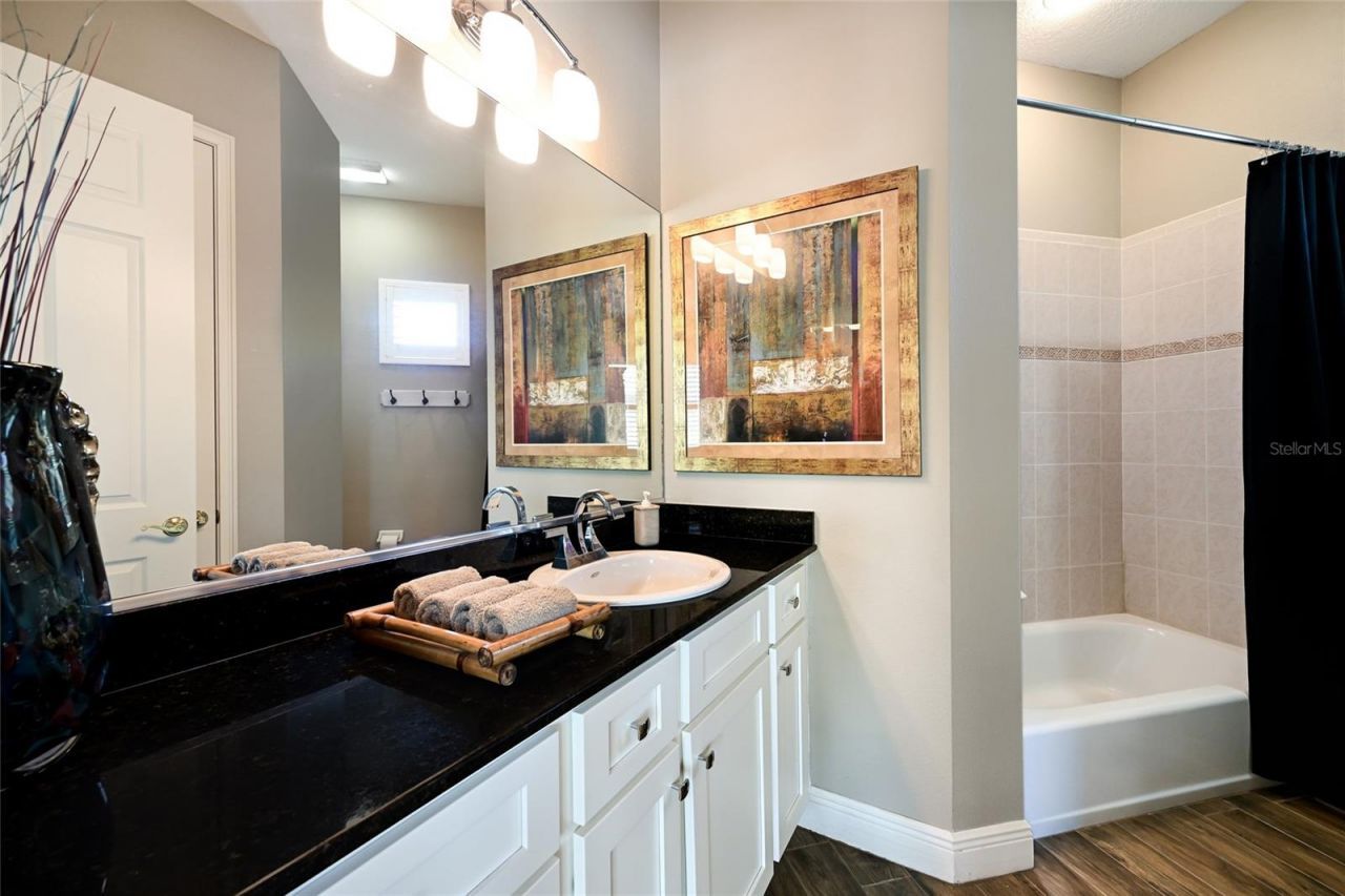 6523 Moorings Point Circle, Unit 202, Lakewood Ranch, FL 34202 Photo