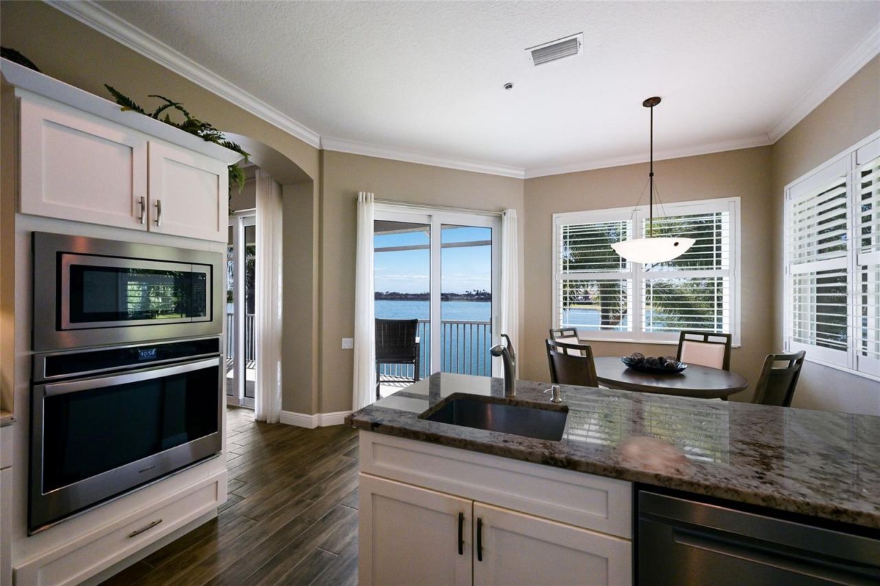 6523 Moorings Point Circle, Unit 202, Lakewood Ranch, FL 34202 Photo