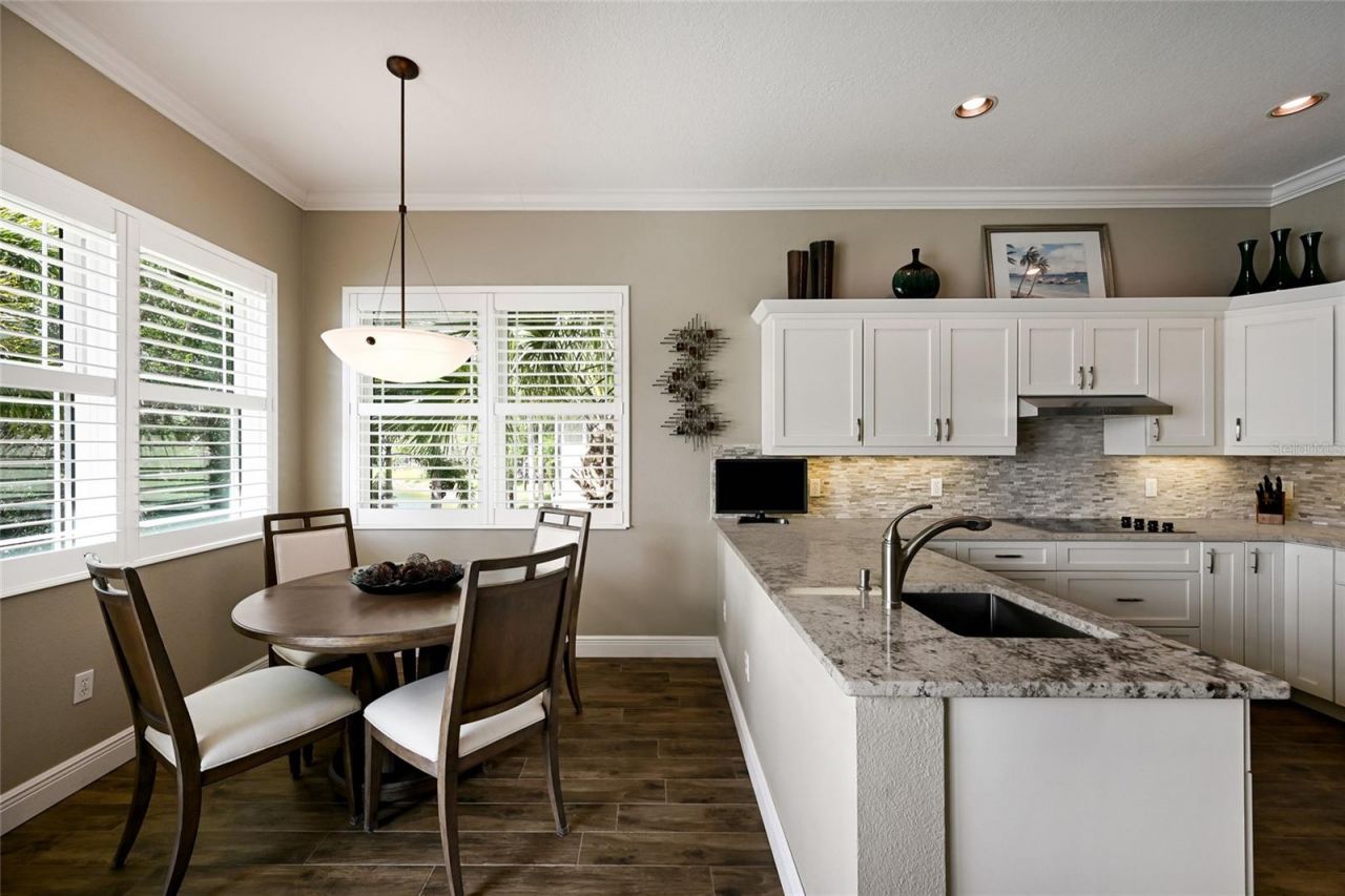 6523 Moorings Point Circle, Unit 202, Lakewood Ranch, FL 34202 Photo