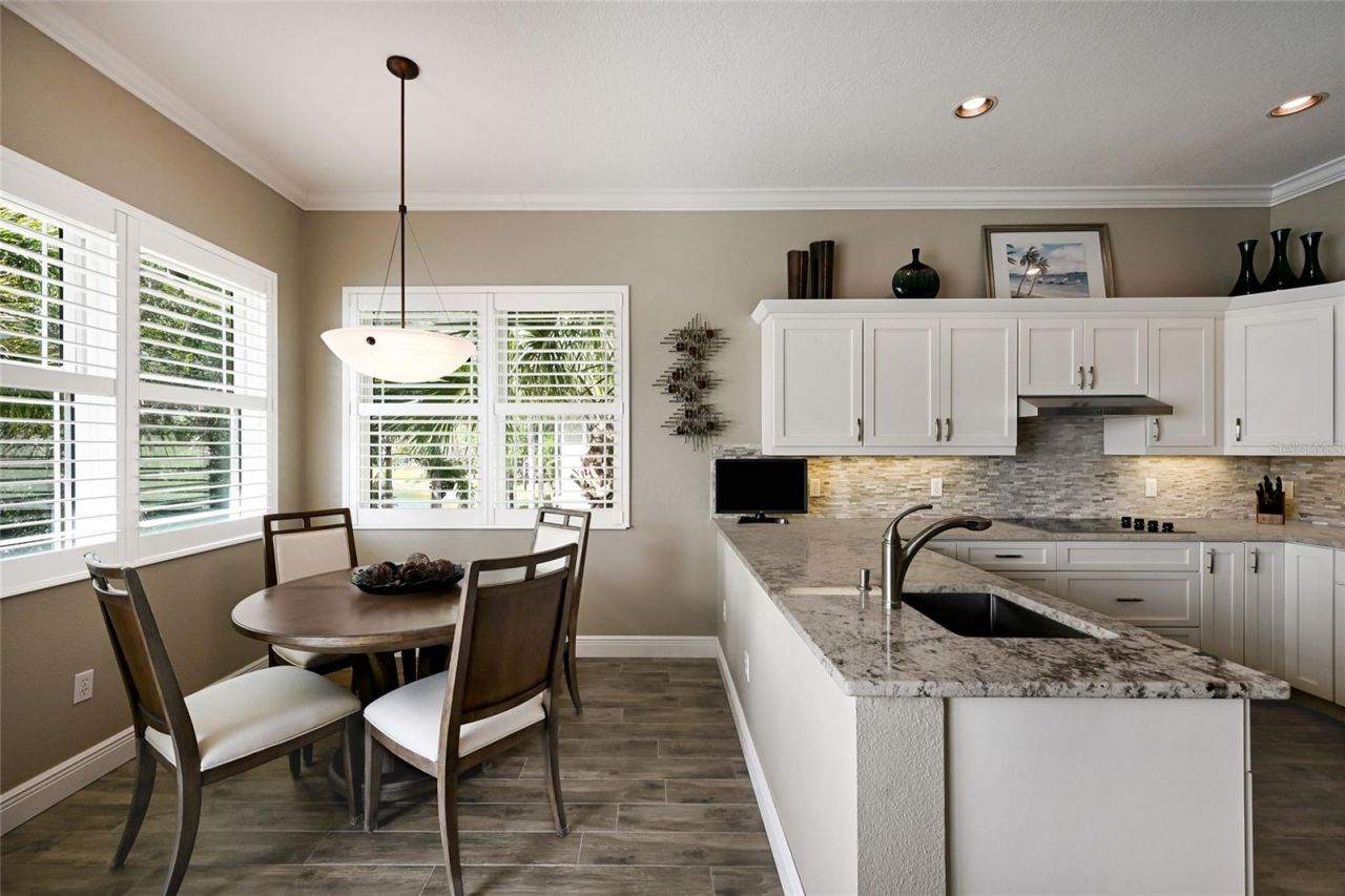 6523 Moorings Point Circle, Unit 202, Lakewood Ranch, FL 34202 Photo