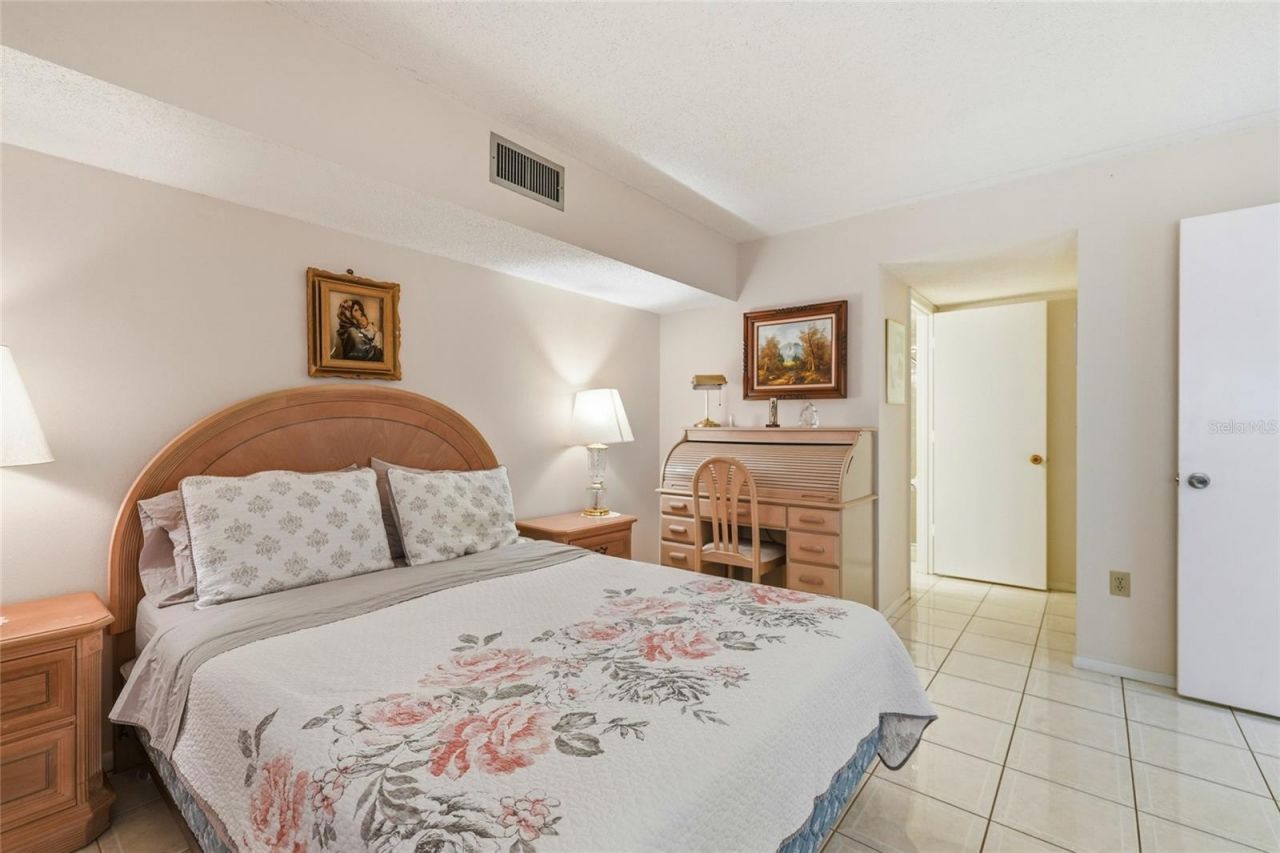 2609 Woodgate Lane, Unit K4, Sarasota, FL 34231 Photo