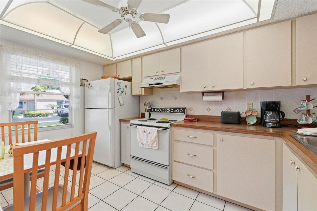 2609 Woodgate Lane, Unit K4, Sarasota, FL 34231 Photo