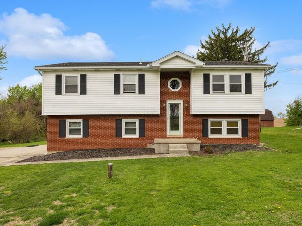 8225 Fosnaugh School Road SW, Stoutsville, OH 43154