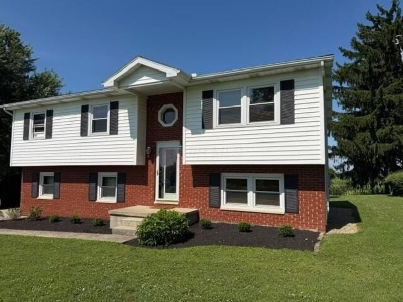 8225 Fosnaugh School Road SW, Stoutsville, OH 43154 Photo 1
