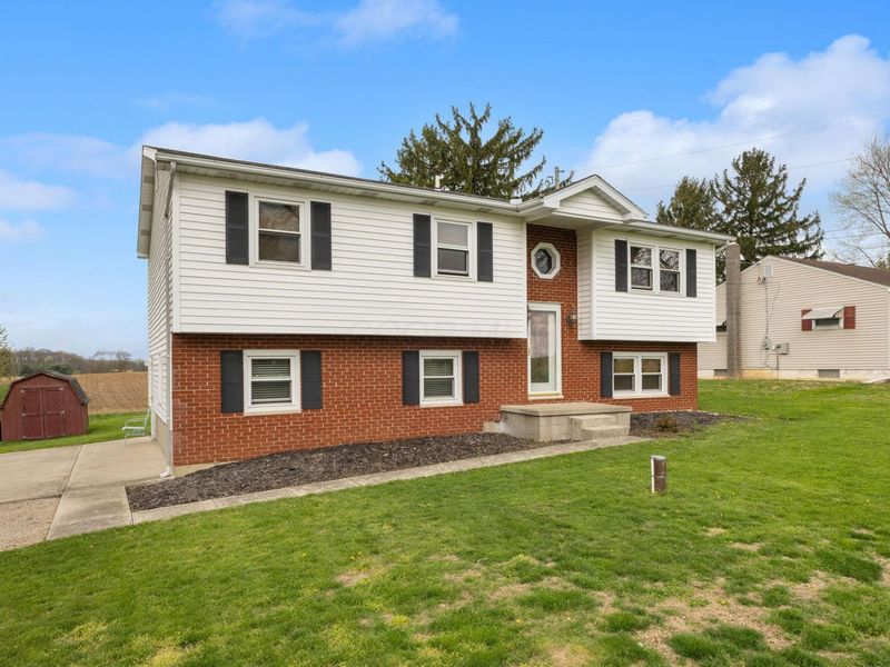 8225 Fosnaugh School Road SW, Stoutsville, OH 43154 Photo 2