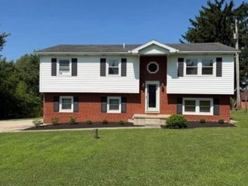 8225 Fosnaugh School Road SW, Stoutsville, OH 43154 Photo 2
