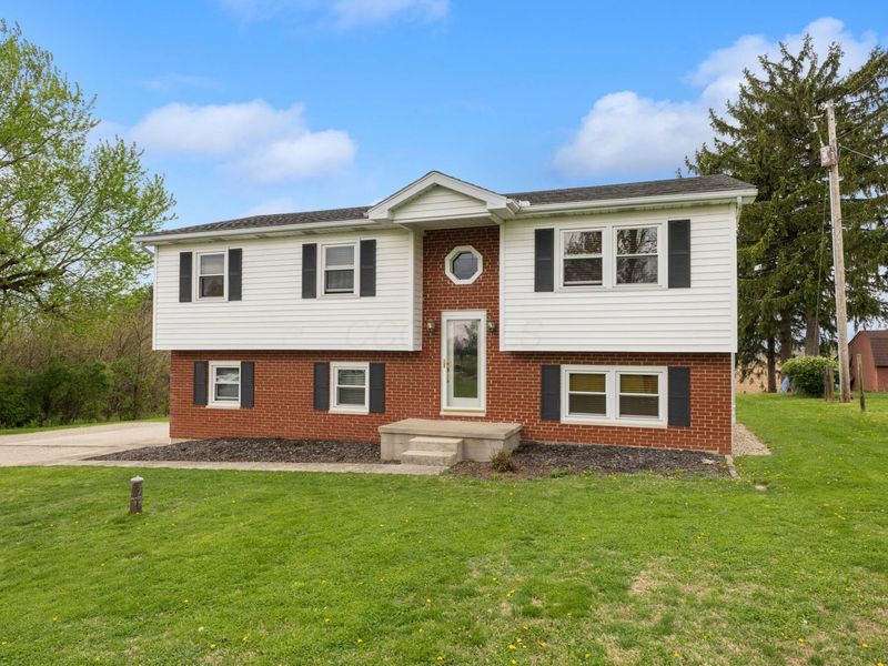 8225 Fosnaugh School Road SW, Stoutsville, OH 43154 Photo 3