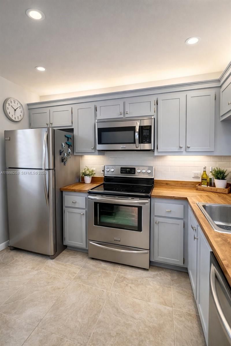 7269 Golf Colony Ct, Unit 202, Lake Worth, FL 33467 Photo