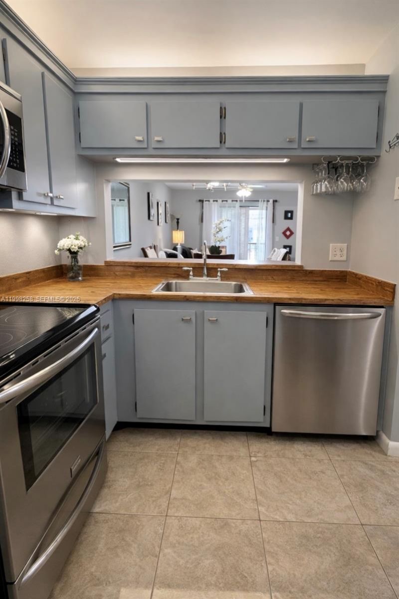 7269 Golf Colony Ct, Unit 202, Lake Worth, FL 33467 Photo