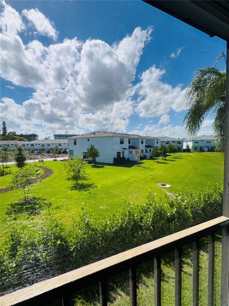 7269 Golf Colony Ct, Unit 202, Lake Worth, FL 33467 Photo