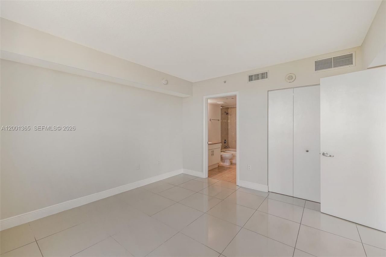 1861 NW S River Dr, Unit 2006, Miami, FL 33125 Photo