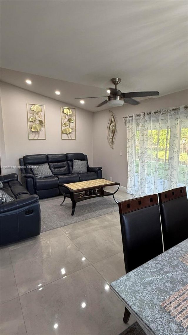 5421 NW 84th Ave, Lauderhill, FL 33351 Photo