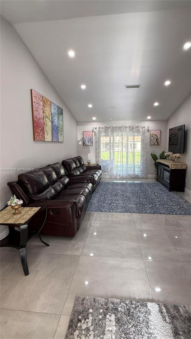 5421 NW 84th Ave, Lauderhill, FL 33351 Photo