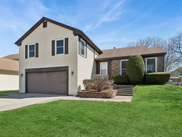 917 Shambliss Lane , Buffalo Grove, IL 60089