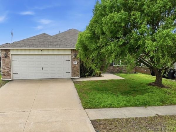 5756 E 148th Street S, Bixby, OK 74008