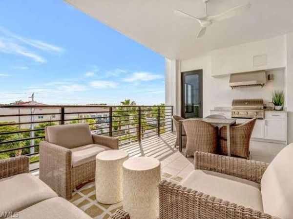 1125 Central AVE, Unit 477, NAPLES, FL 34102