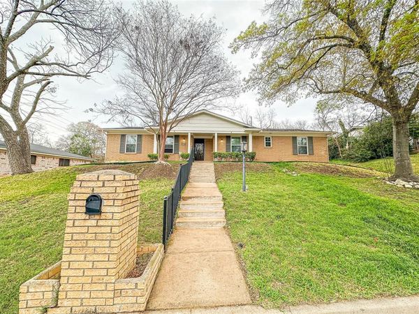 1125 Wedgewood Drive, Woodway, TX 76712