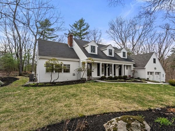 5 Whitney St, Sherborn, MA 01770