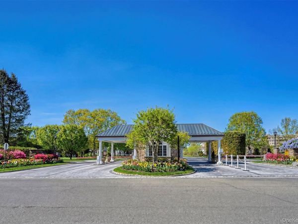 333 E Overlook , Port Washington, NY 11050