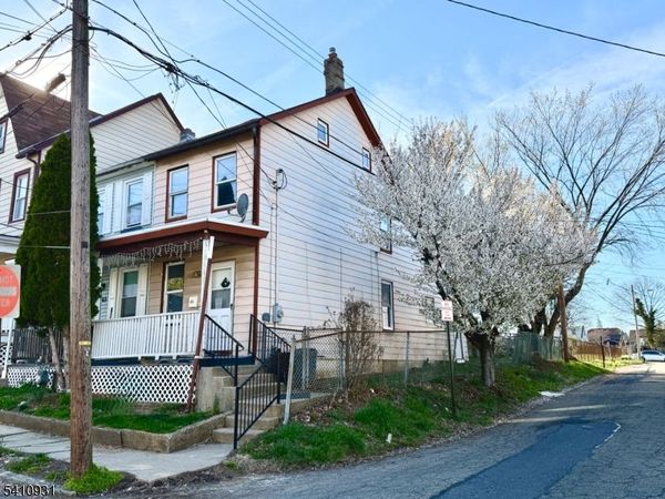 65 Davis St, Phillipsburg, NJ 08865