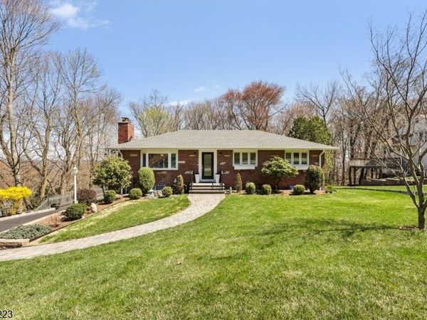 191 Hillcrest Ave, Hawthorne, NJ 07506