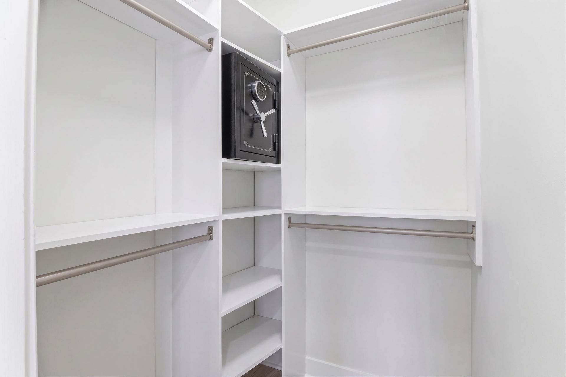 9776 Leyland Dr. Photo 28