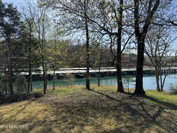 Antlers Way, LaFollette, TN 37766