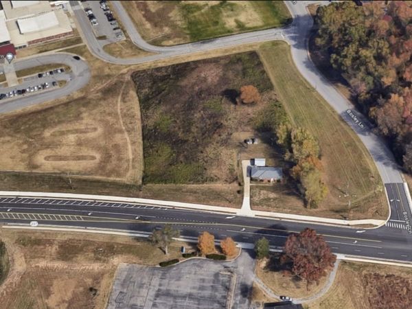 1231 Rossview Rd, Clarksville, TN 37043