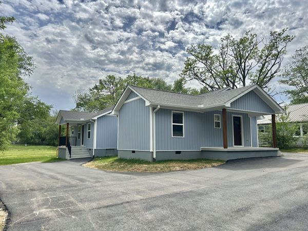 113 W Coffee St , Manchester, TN 37355