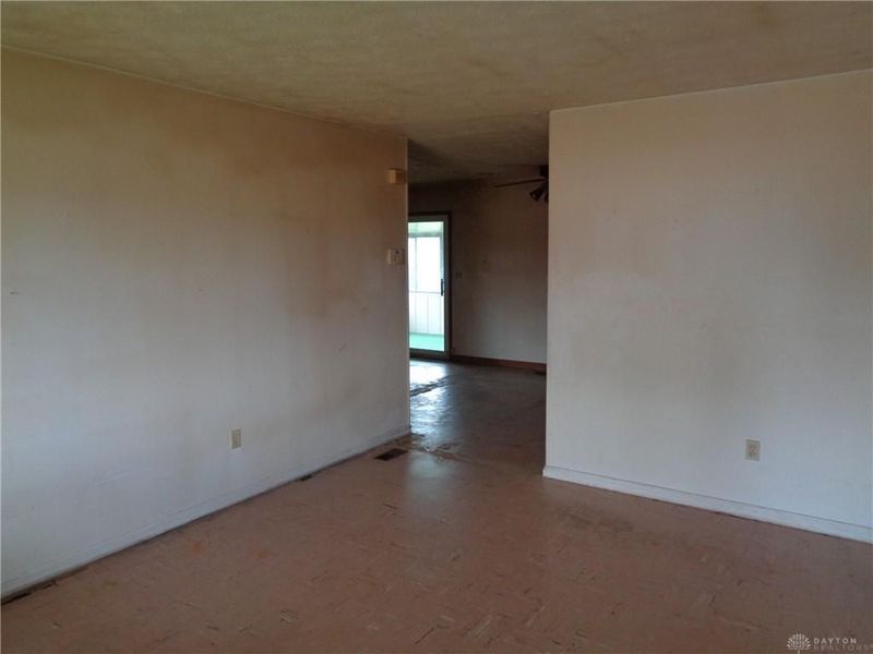 2801 Silvercliff Drive, Dayton, OH 45449 Photo 5