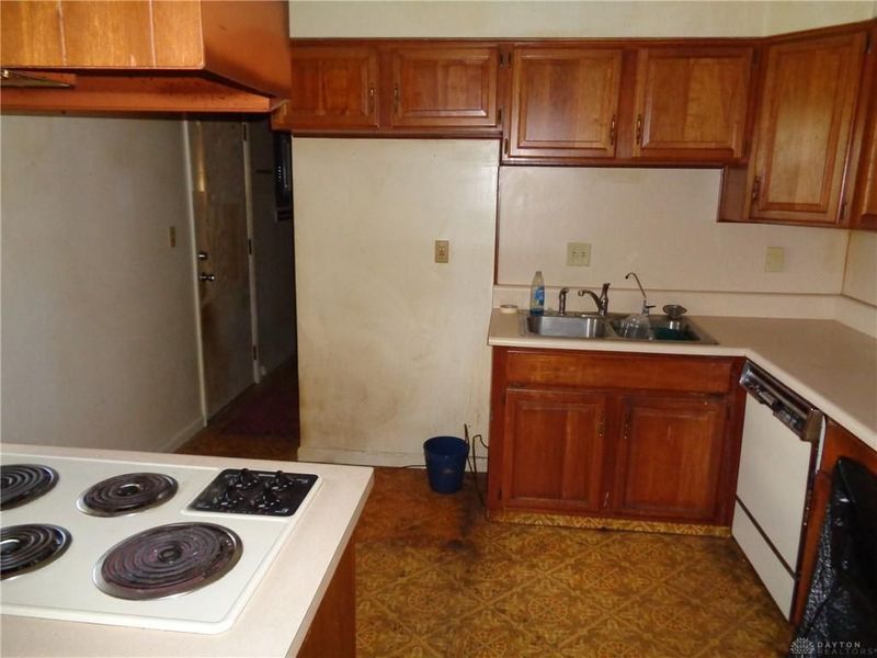 2801 Silvercliff Drive, Dayton, OH 45449 Photo 7