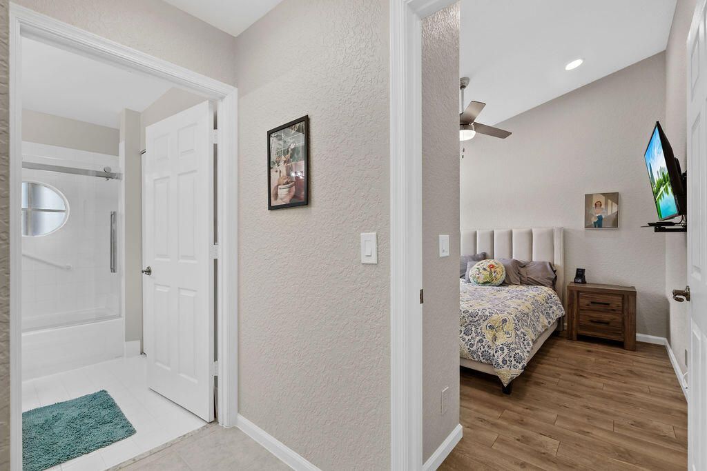 8050 Aberdeen Drive, Unit 202, Boynton Beach, FL 33472 Photo