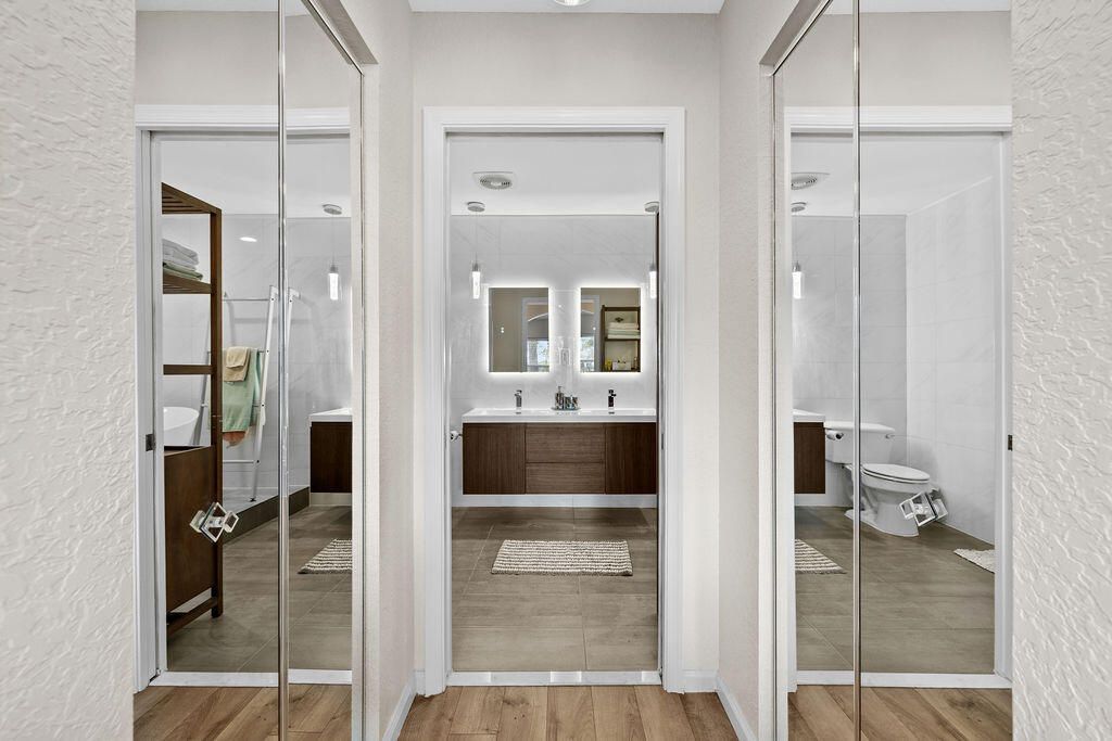 8050 Aberdeen Drive, Unit 202, Boynton Beach, FL 33472 Photo