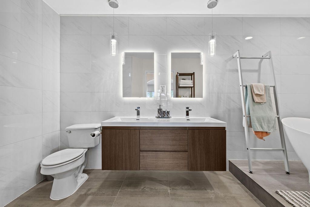 8050 Aberdeen Drive, Unit 202, Boynton Beach, FL 33472 Photo