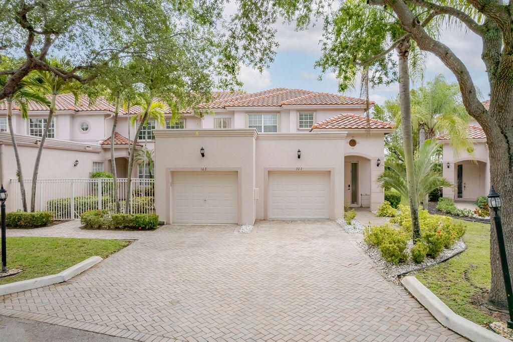 8050 Aberdeen Drive, Unit 202, Boynton Beach, FL 33472 Photo