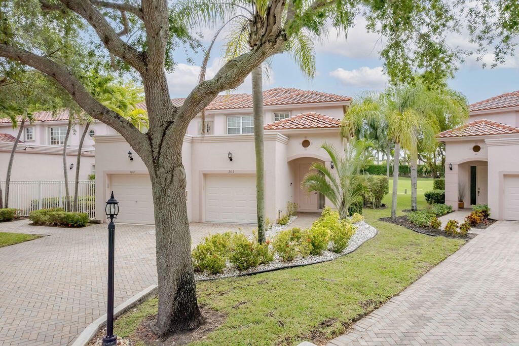 8050 Aberdeen Drive, Unit 202, Boynton Beach, FL 33472 Photo