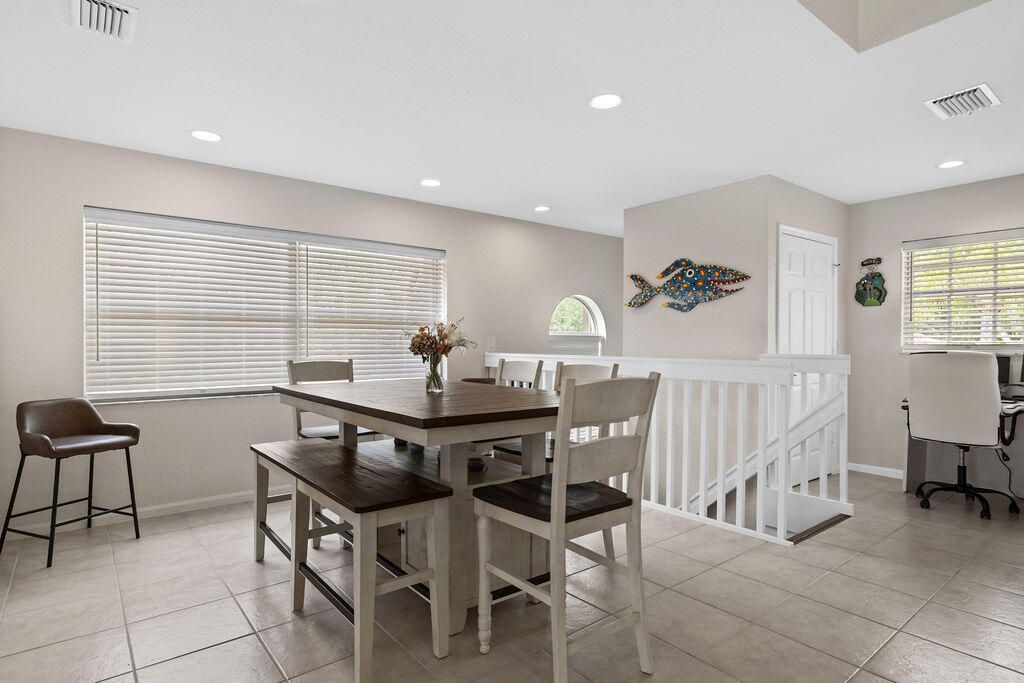 8050 Aberdeen Drive, Unit 202, Boynton Beach, FL 33472 Photo