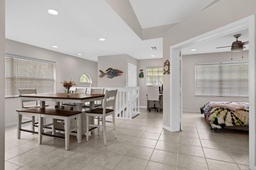 8050 Aberdeen Drive, Unit 202, Boynton Beach, FL 33472 Photo