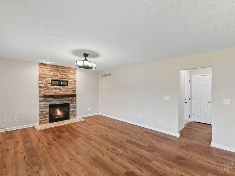 874 Ginger Ridge Drive, Trenton, OH 45067 Photo 4