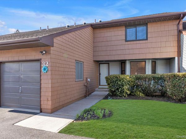 32 Ashley Circle , Commack, NY 11725