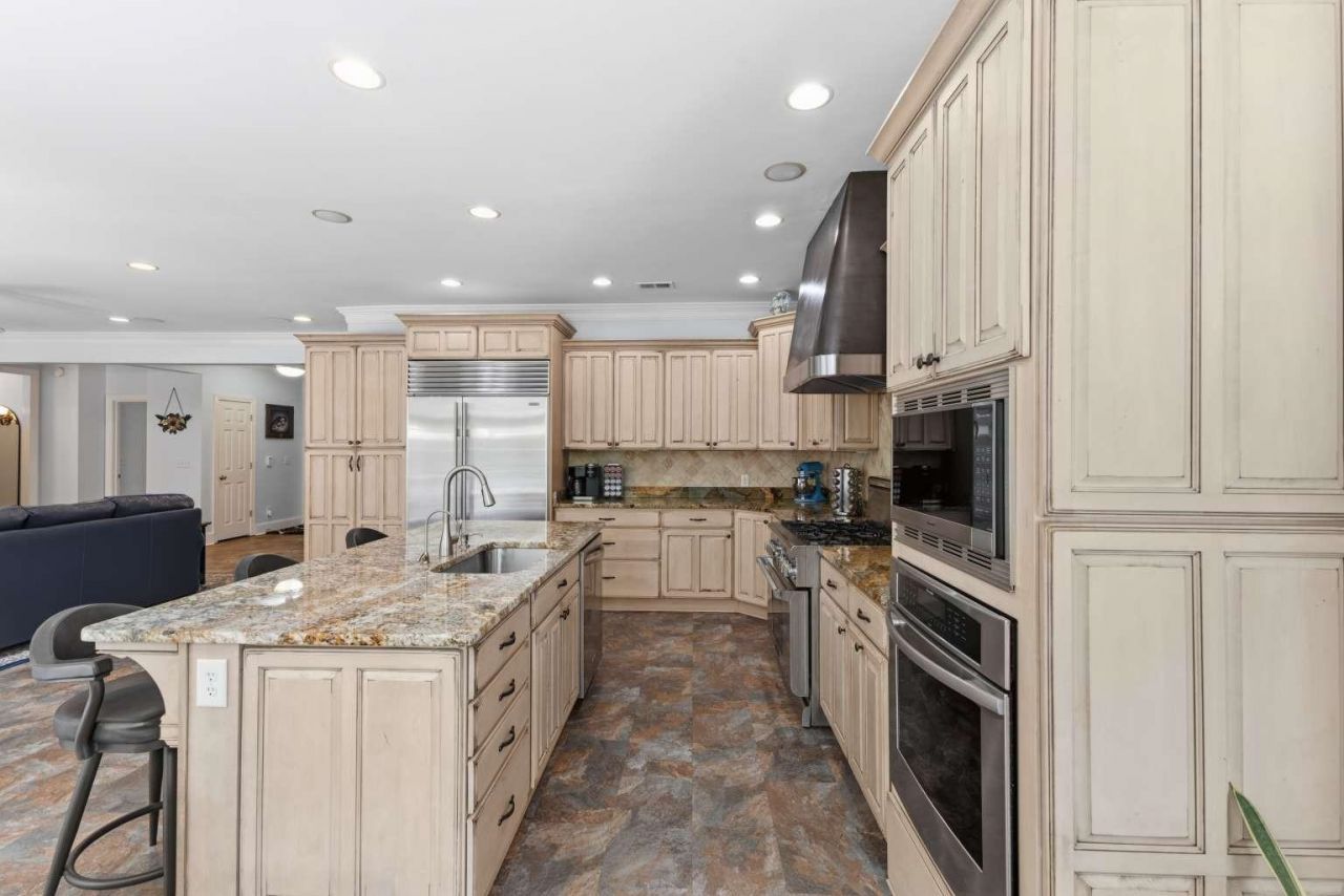 33 Deer Moss Ct. Photo 11