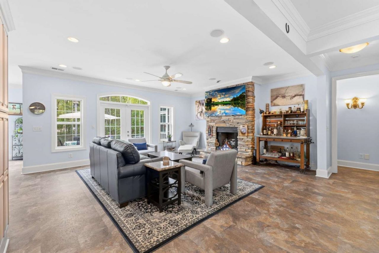 33 Deer Moss Ct. Photo 7