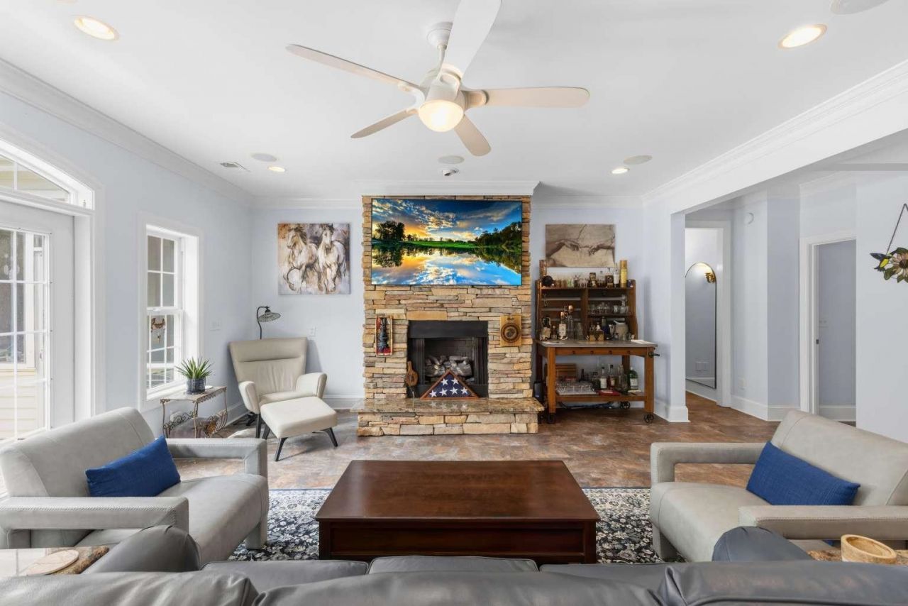 33 Deer Moss Ct. Photo 8