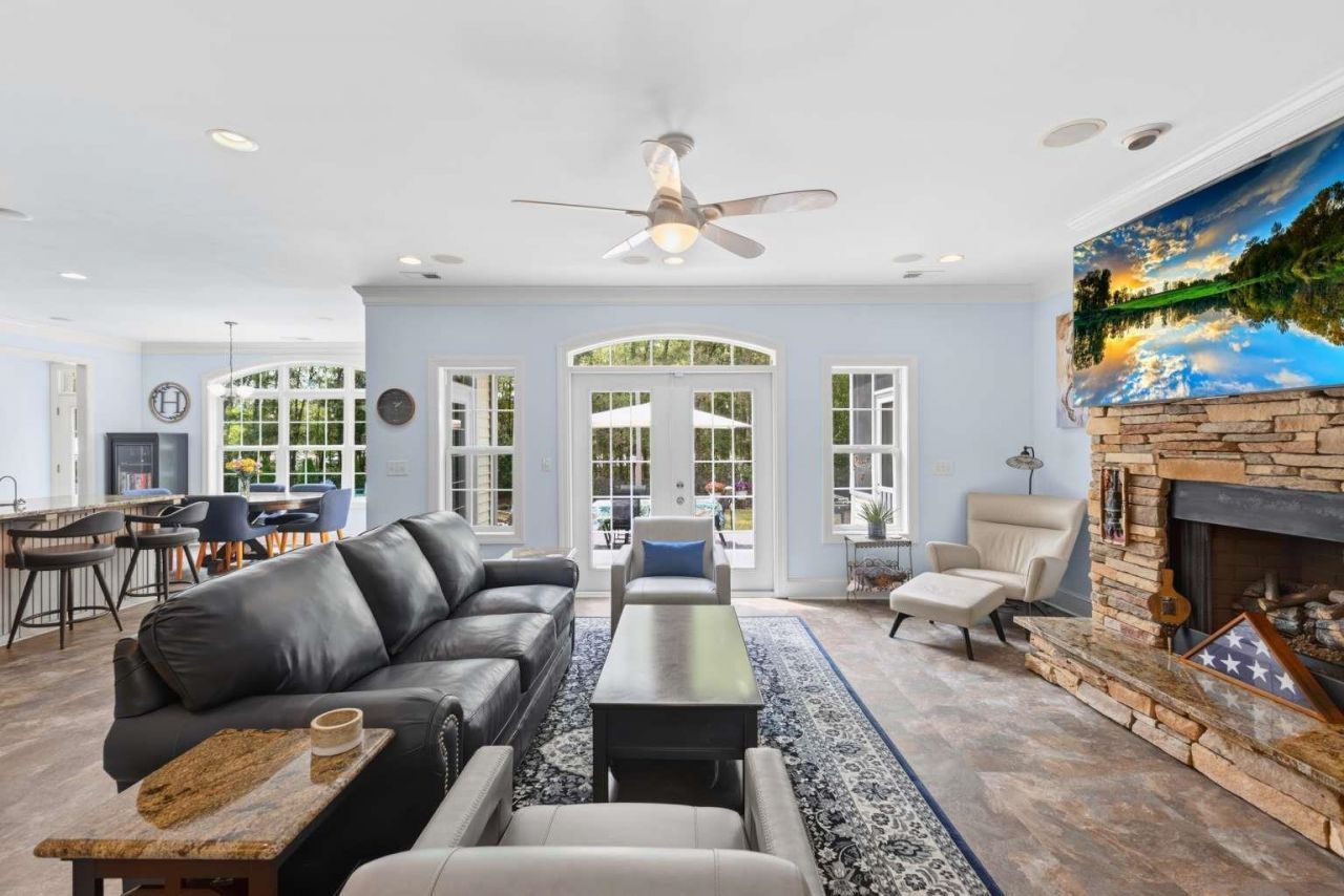 33 Deer Moss Ct. Photo 9