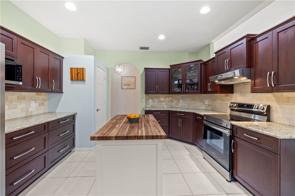 3315 65th Avenue, Vero Beach, FL 32966 Photo