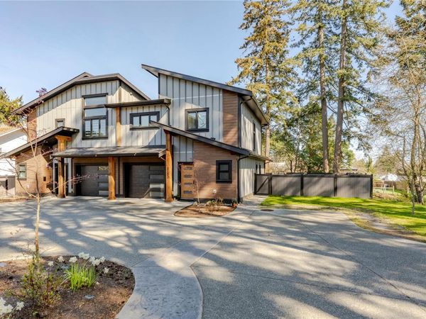 3152 Mexicana Rd, Nanaimo, BC V9T 2W7