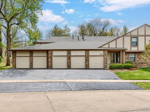2315 Seven Pines Drive, Unit 1, St Louis, MO 63146