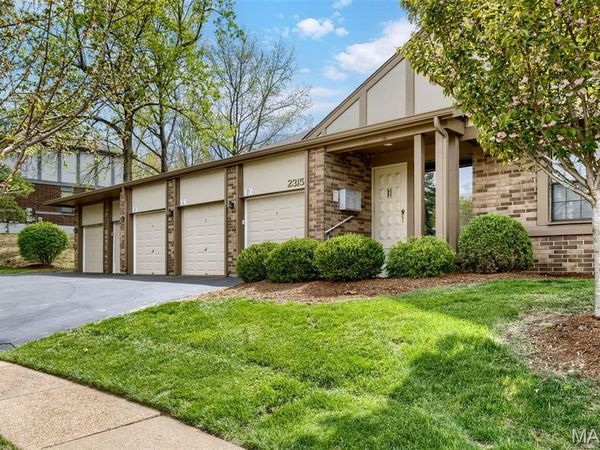 2315 Seven Pines Drive, Unit 1, St Louis, MO 63146